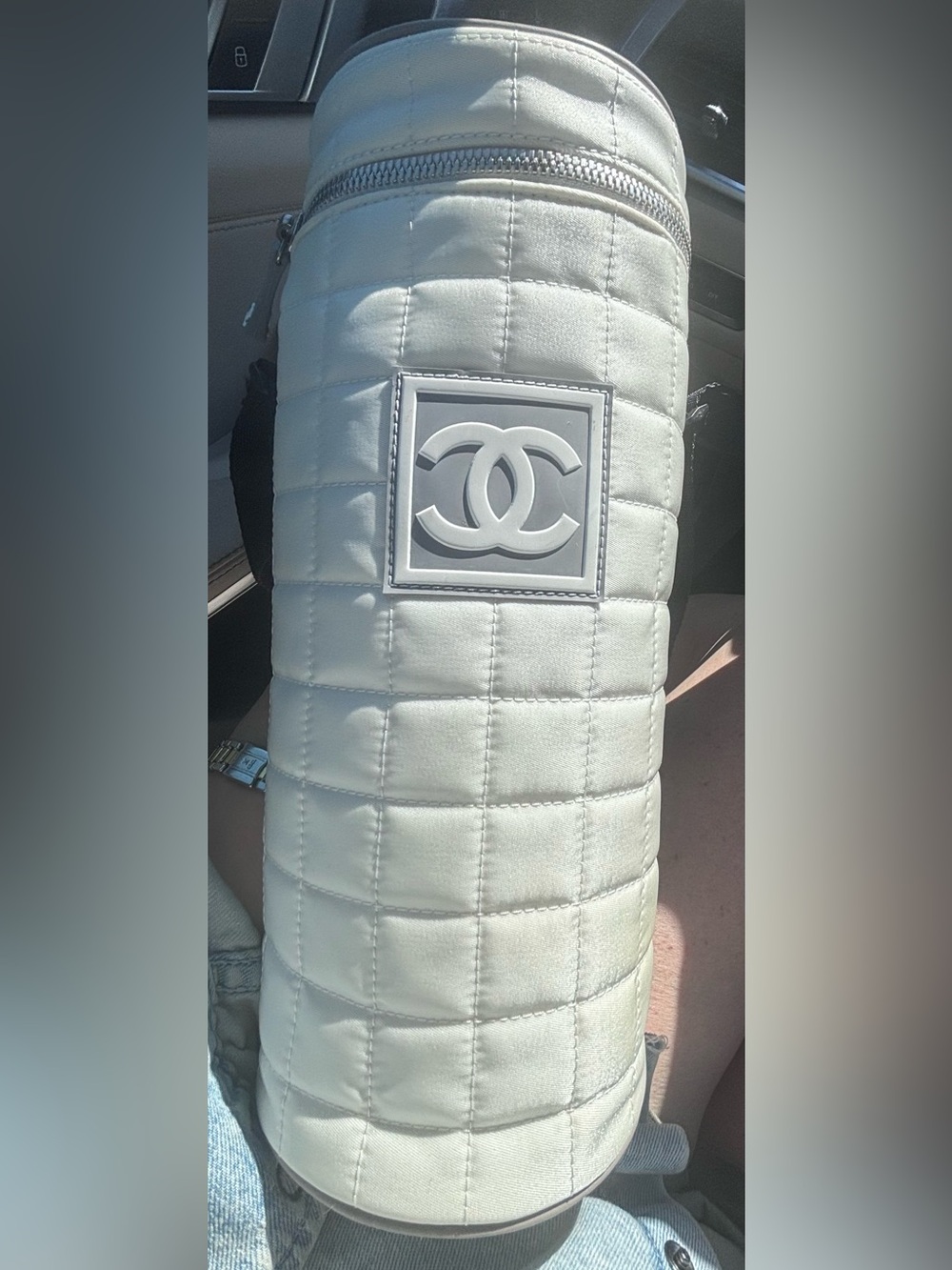 COA CHANEL Sportsline Quilted CC Logo Bottle Carrier -  Cream with Gray 🦄🤍